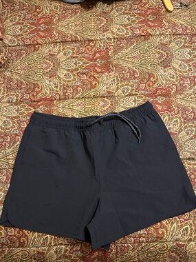 allbirds Black women’s Athletic Shorts with Elastic Waistband